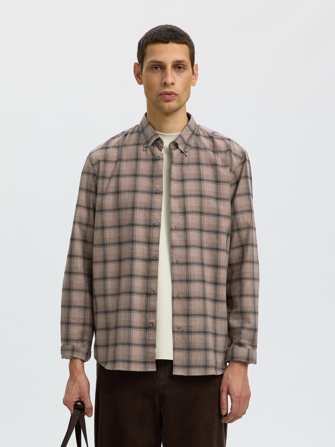 model_shot-front